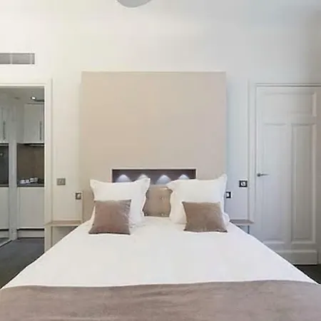 Luxe Champs Elysees Apartamento Paris